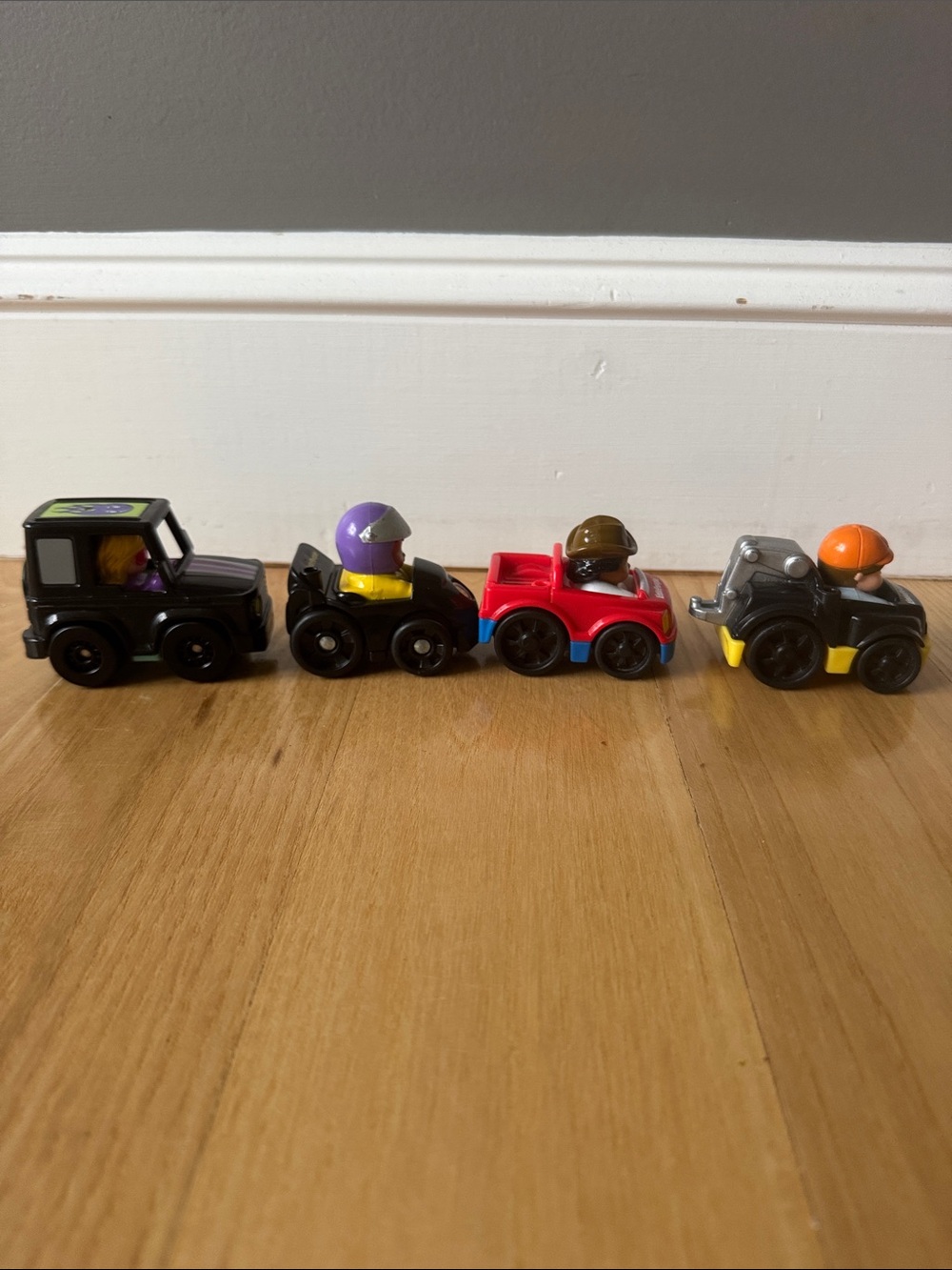 Fisher Price Little People Wheelies Vehicle Lot of 8 Cars Trucks Train w Figures - Picture 4 of 13